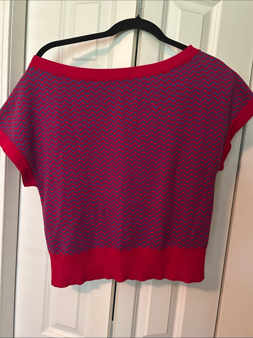 OXKNIT Red & Blue Zigzag Crew Neck One Shoulder Sweater